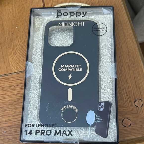 Black iPhone 14 Pro Max Case with Magnetic Attachment and Impact Resistance- NWT - Picture 1 of 6